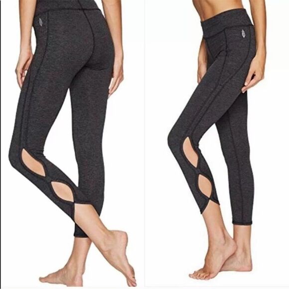 NWT Free People Movement High Rise Black 3/4 Infinity Leggings Size XS - Picture 1 of 13